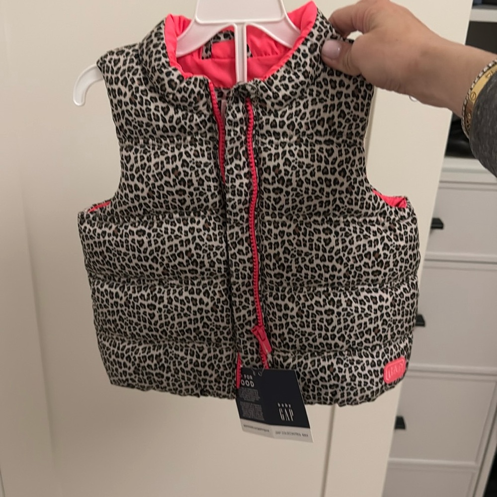 Gap puffer vest nwt size 18-24 month